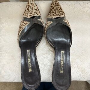 manolo blahnik kittenh heels